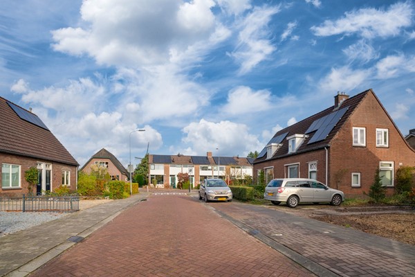 Foto - Te koop: Burg Van Rielstraat 5, 6987 AX Giesbeek